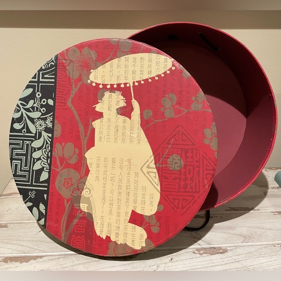 Beautiful Hat Cardboard Hat Box - Picture 4 of 8